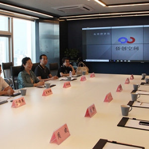 闫傲霜赴石景山区开展调研