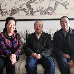 闫傲霜春节前看望致公党北京市委老领导