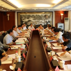 万钢主席会见工信部部长苗圩一行，闫傲霜顾行发参加座谈会