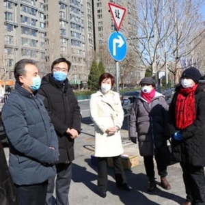 致公党西城区委第六和第八支部向陶然亭街道点对点联系社区军烈属和低保户家庭捐助口罩