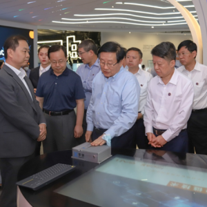 万钢蒋作君曹鸿鸣赴贵州开展&ldquo;推进大数据、区块链与经济社会融合创新发展&rdquo;重点调研