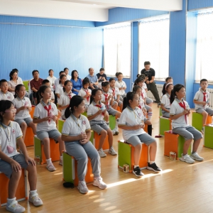 闫傲霜带队赴门头沟区开展慰问暨帮扶项目调研