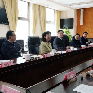 闫傲霜主持召开2024年主委课题启动会