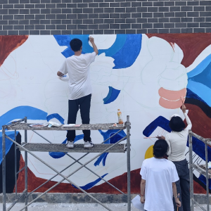 致公党北京市委对口帮扶张家村墙绘项目绘制上墙  报道之二