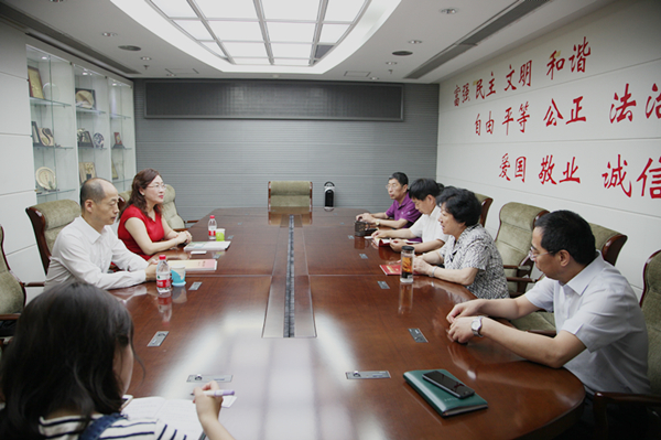 李昭玲会见美国华人社团联合会主席团主席郭颂