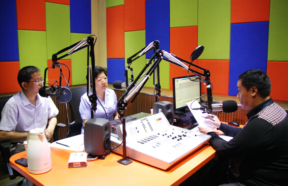 李昭玲、王洪波做客北京人民广播电台《议政论坛》<br>谈城市土壤多功能综合利用