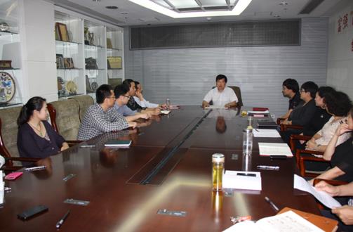 市委机关组织干部学习习近平同志在庆祝<br>中国人民政治协商会议成立65周年大会上的讲话精神