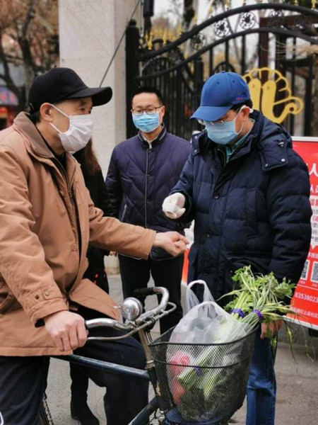 20200227致力为公 同心抗疫—致公党西城区委响应号召组织党员积极参加社区疫情防控工作掠影1_副本.jpg