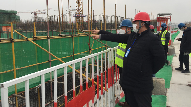 20200229于跃：驻守工地 共抗时艰_副本.jpg
