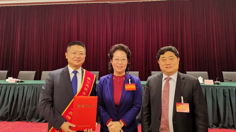 20201225致公党北京市委被致公党中央授予“致公党抗击新冠肺炎疫情先进集体”称号 于圣臣等22名北京地区党员受到表彰_副本.jpg