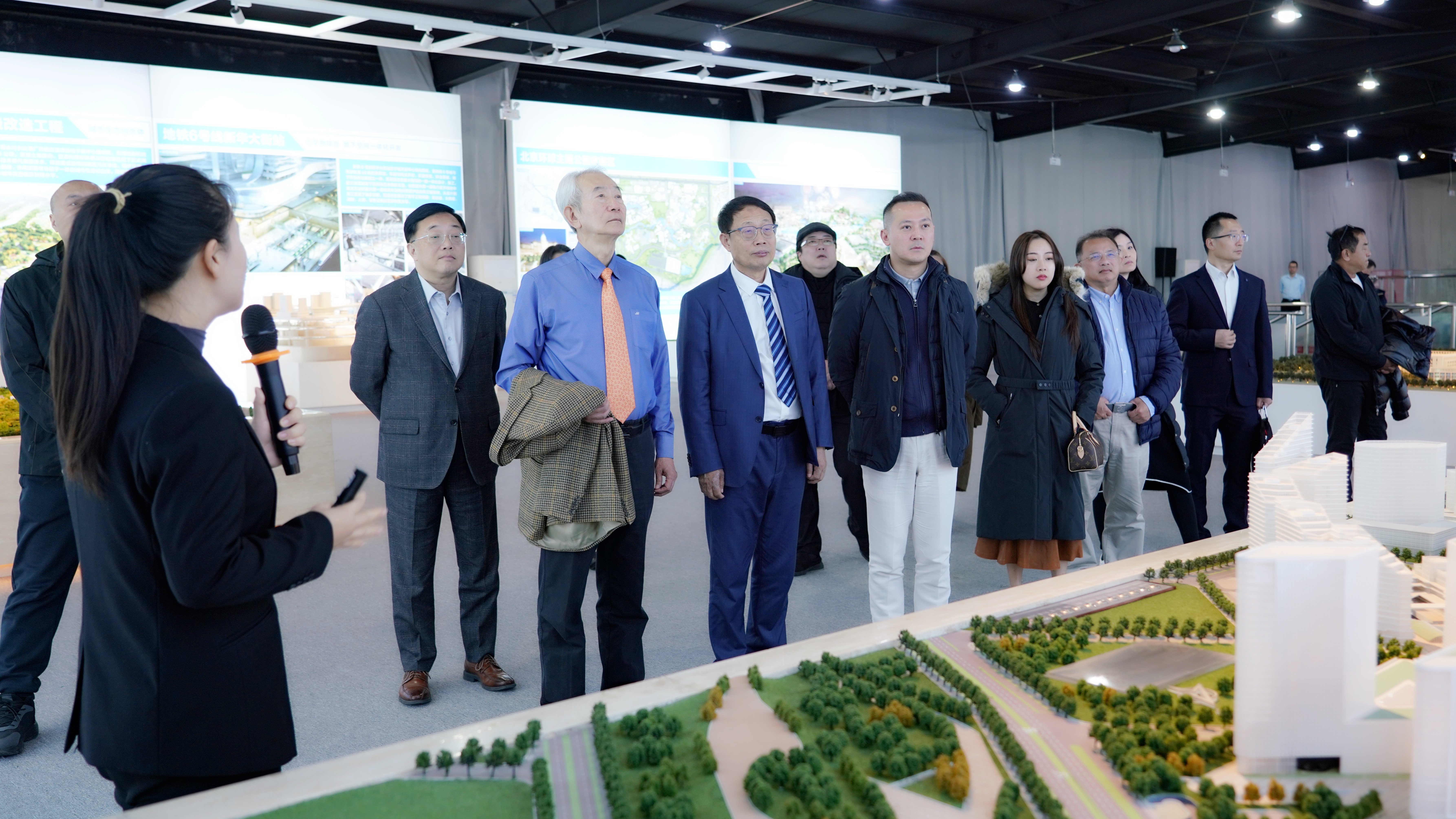 参观北京城市副中心规划展厅.JPG