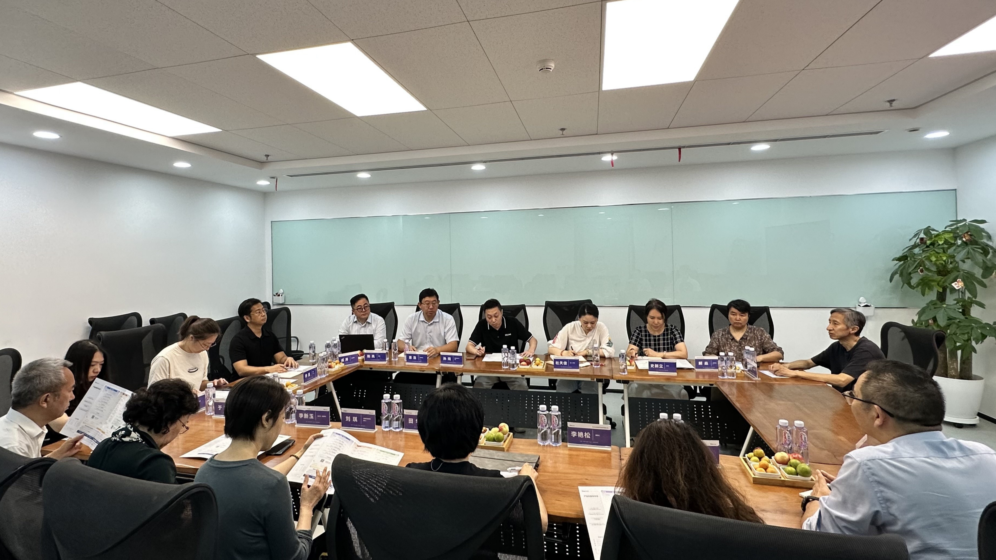 20260804致公党北京市科技委开展先进制造业与现代服务业深度融合发展专题调研2_1200.jpg