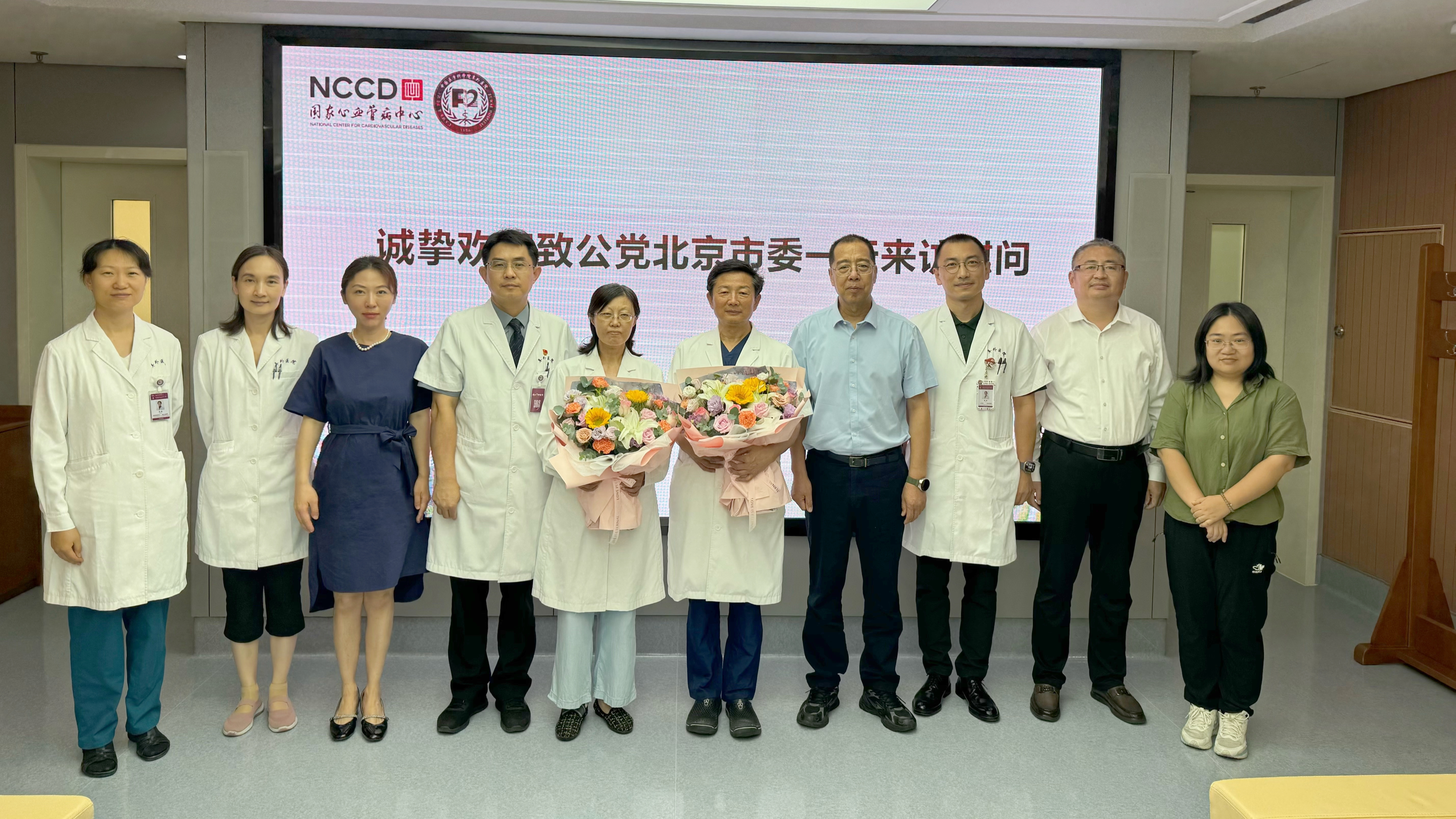 刘学增看望慰问获奖党员吴永健、许海燕